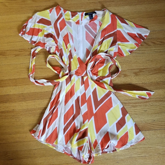 Forever 21 diamond print romper - Picture 2 of 5